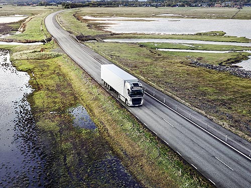  Volvo Trucks     - Volvo