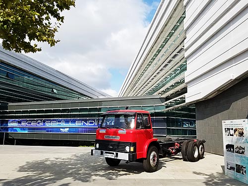  Ford Trucks   .   - Ford