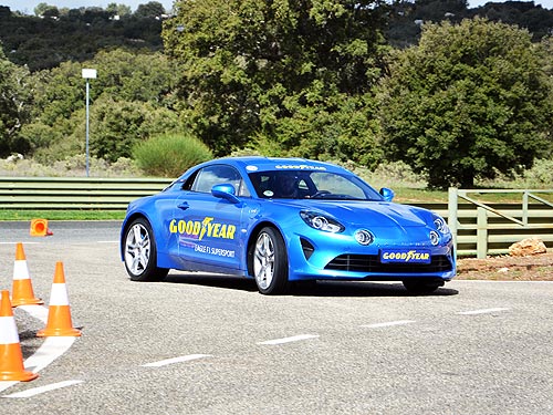 На каких шинах должны ездить Ferrari и Porsche. Тест высокоскоростных шин Goodyear - Goodyear