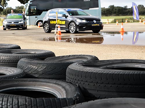 На каких шинах должны ездить Ferrari и Porsche. Тест высокоскоростных шин Goodyear - Goodyear