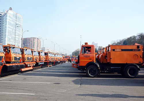 «Киевавтодор» показал, с помощью какой техники будет чистить город зимой - автодор