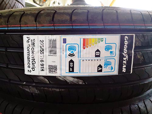     Goodyear EfficientGrip Performance 2 - Goodyear