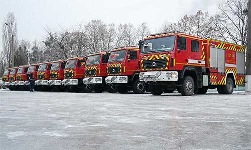Украинские спасатели получили пожарные автомобили на шасси МАЗ - МАЗ