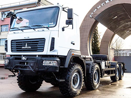 МАЗ выводит на украинский рынок грузовики с колесной формулой 8*8 - МАЗ
