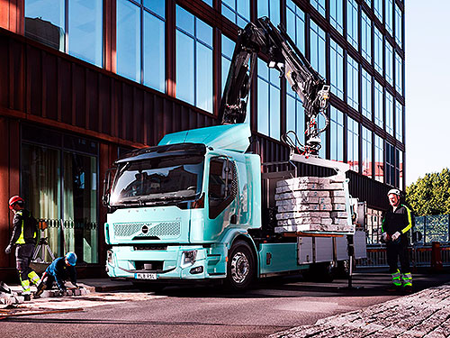 Volvo Trucks представляє оновлений модельний ряд Volvo FL та FE - Volvo