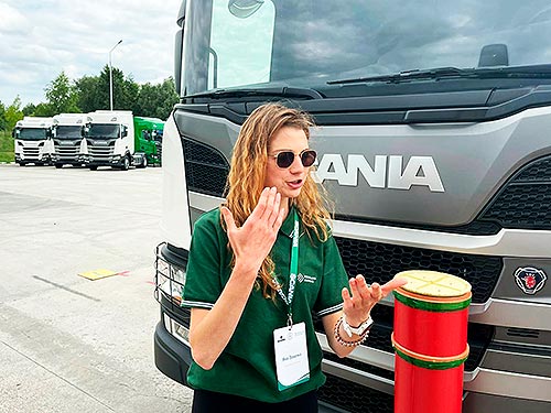       -䳿 .    - Scania