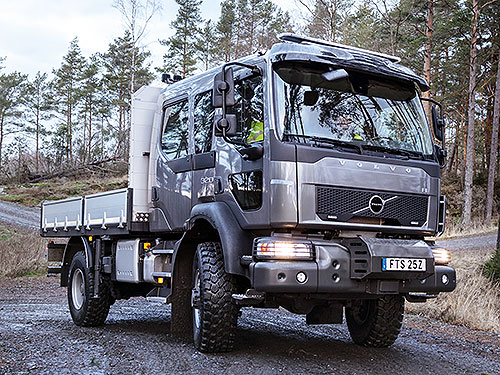 Volvo Trucks      Volvo FL 4x4  