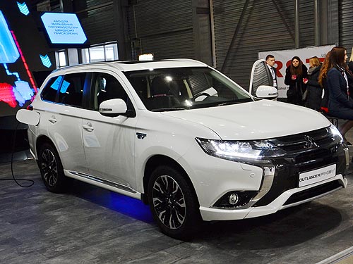    Mitsubishi Outlander PHEV - Mitsubishi