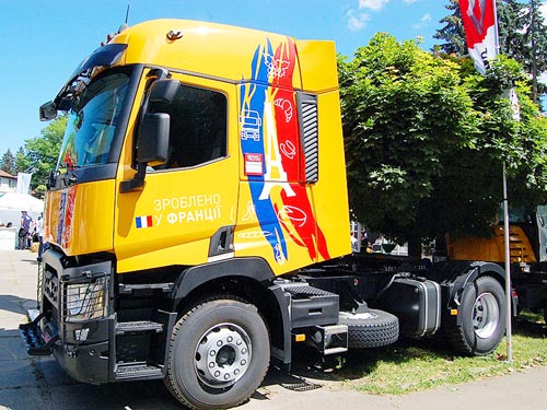 Renault Trucks      - Renault