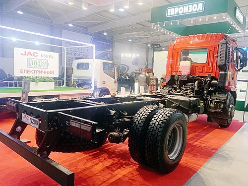 В Украине стартовали продажи 20-тонного грузовика JAC N200 - JAC