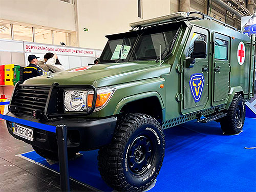          Toyota Land Cruiser 79 - Toyota