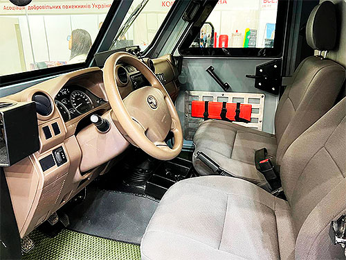          Toyota Land Cruiser 79 - Toyota
