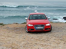 - Audi A4: Premium  