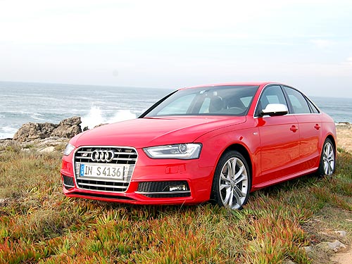 - Audi A4: Premium  