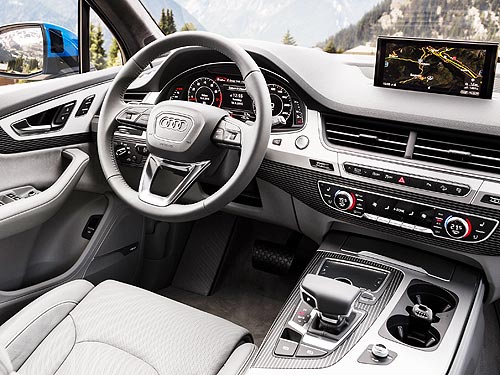 - Audi Q7 New:  7D  