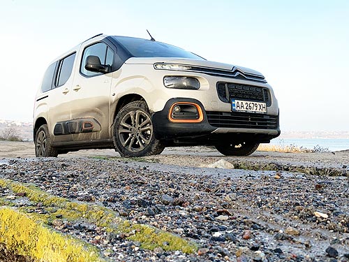     :  Citroen Berlingo, Peugeot Rifter  Opel Combo Life - Citroen