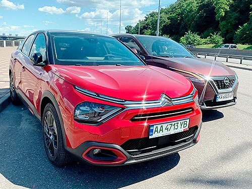   : Citroen e-C4 vs Nissan Qashqai e-power - Citroen