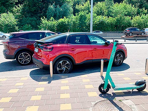   : Citroen e-C4 vs Nissan Qashqai e-power - Citroen