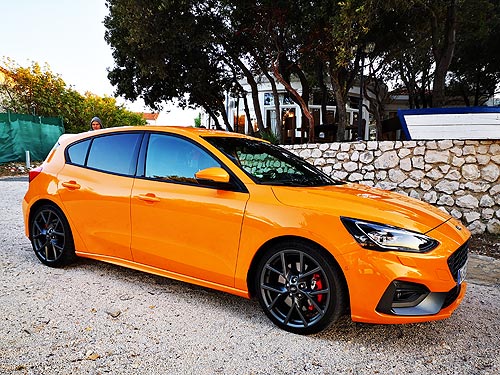 -  Ford Focus ST:     - Ford