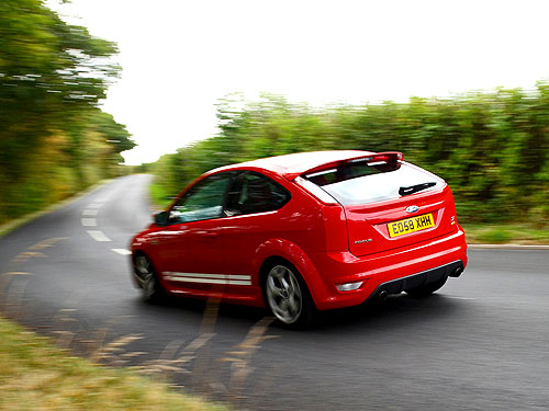 -: Mazda 3 MPS vs Ford Focus ST