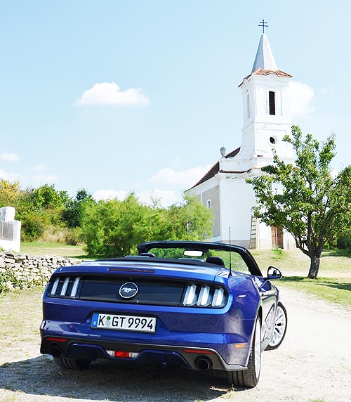 - Ford Mustang New.     