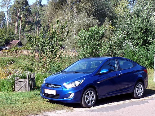 -:     Hyundai Accent   