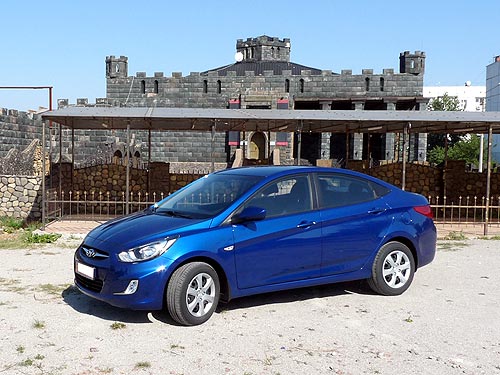 -:     Hyundai Accent   