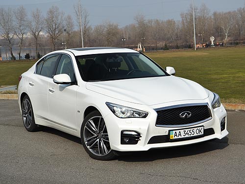 Тест-драйв Infiniti Q50. Японец, который заигрывает с немцами