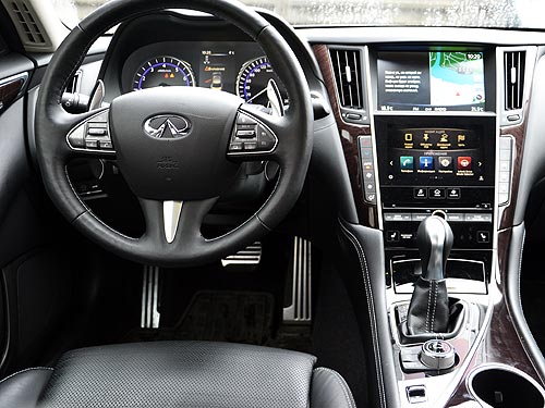 Тест-драйв Infiniti Q50. Японец, который заигрывает с немцами