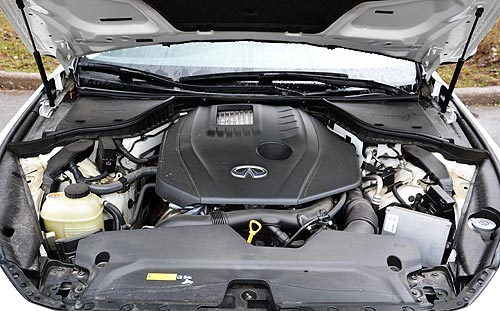 Тест-драйв Infiniti Q50. Японец, который заигрывает с немцами