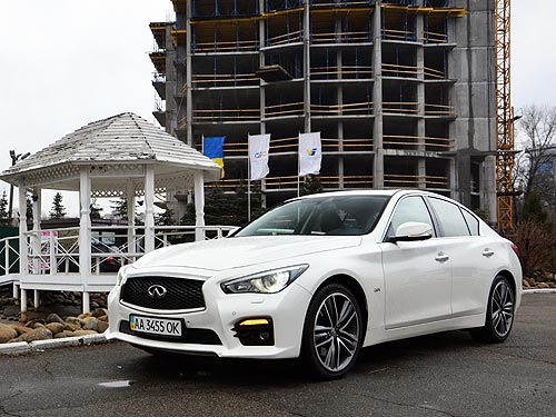 Тест-драйв Infiniti Q50. Японец, который заигрывает с немцами