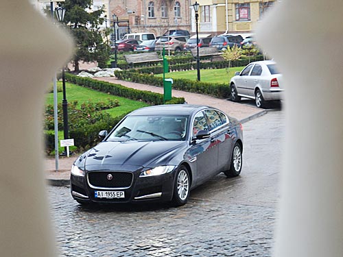 - Jaguar XF:    