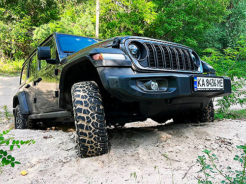    Jeep Wrangler    . -