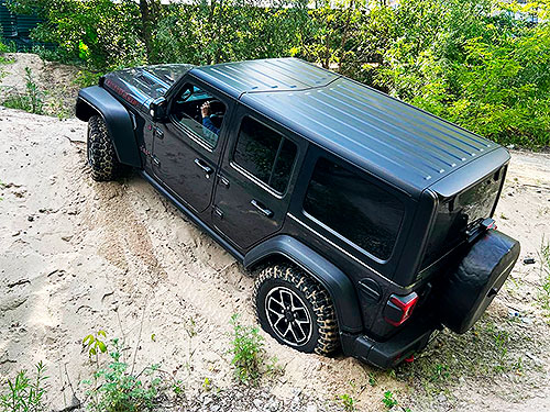    Jeep Wrangler    . - - Jeep