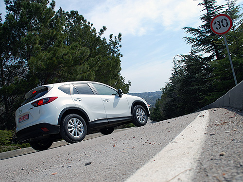 - Mazda CX-5 2.5 : -   