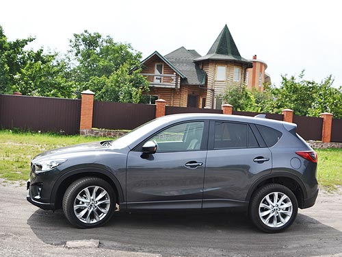  -: Nissan Qashqai New vs Mazda CX-5.    