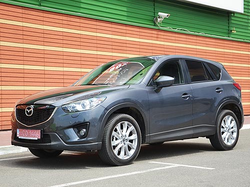  -: Nissan Qashqai New vs Mazda CX-5.    