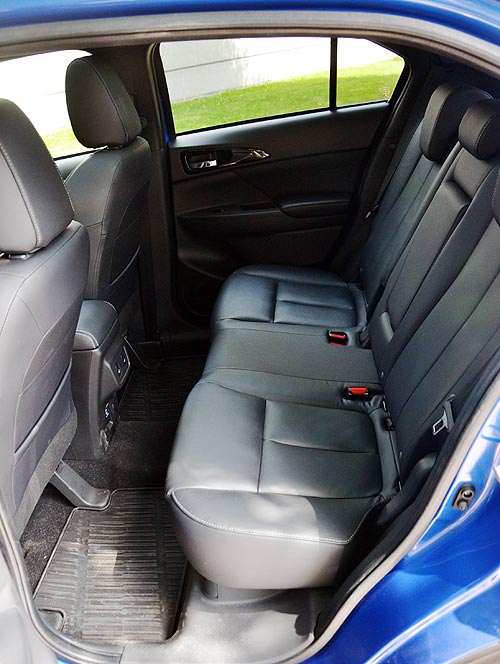  -   . -  Mitsubishi Eclipse Cross - Mitsubishi