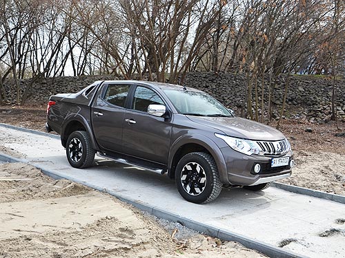 - Mitsubishi L200.     - Mitsubishi