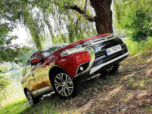 10       Mitsubishi Outlander - Mitsubishi