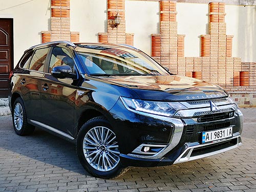 5    Mitsubishi Outlander PHEV. - - Mitsubishi