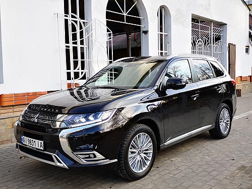 5    Mitsubishi Outlander PHEV. - - Mitsubishi