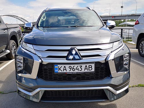 http://www.autoconsulting.com.ua/pictures/testdrives/Mitsubishi_Pajero/Mitsubishi_PajeroSport_2019_21.jpg