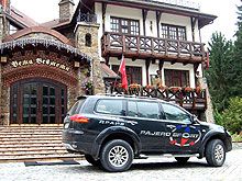 -: Mitsubishi Pajero Sport   