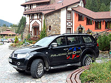 -: Mitsubishi Pajero Sport   