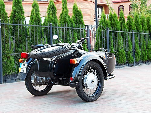 Тест-драйв мотоцикла КМЗ Дніпро-16.  Чи був шанс вижити у Київського мотозаводу?