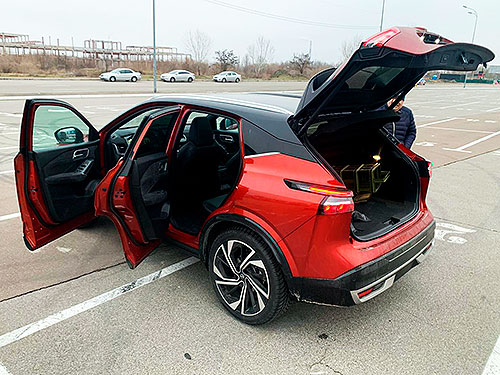 - Nissan Qashqai e-power:     - Nissan