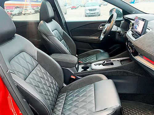 - Nissan Qashqai e-power:     - Nissan