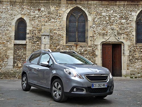 Тест-драйв Peugeot 2008: кроссовер с повадками хэтчбека