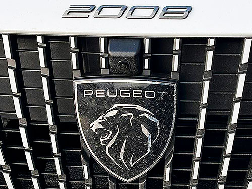 Тест-драйв Peugeot 2008: «малюк» за мільйон - Peugeot
